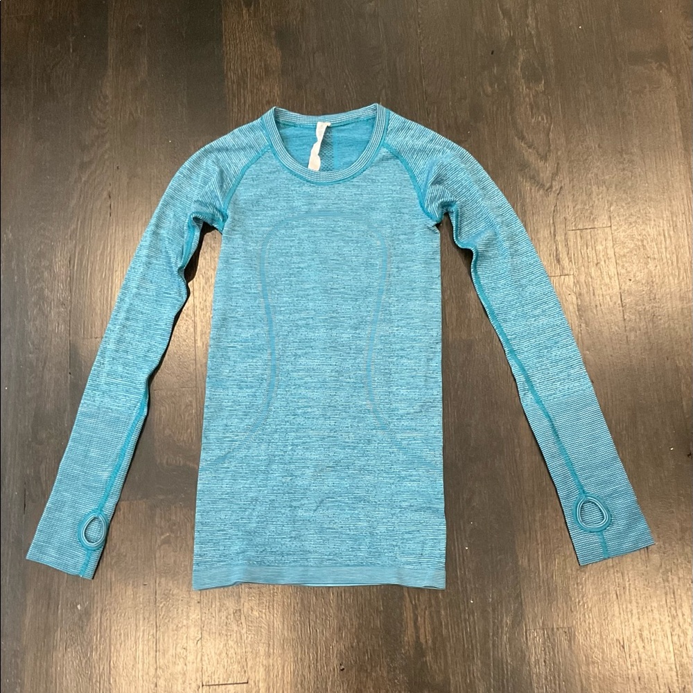 Lululemon long sleeve blue dry-fit